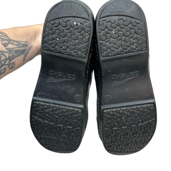 Dansko Pro XP Black Silver Medallion Embossed Patent Clog Sz US 7.5 8 EU 38 - Picture 15 of 17